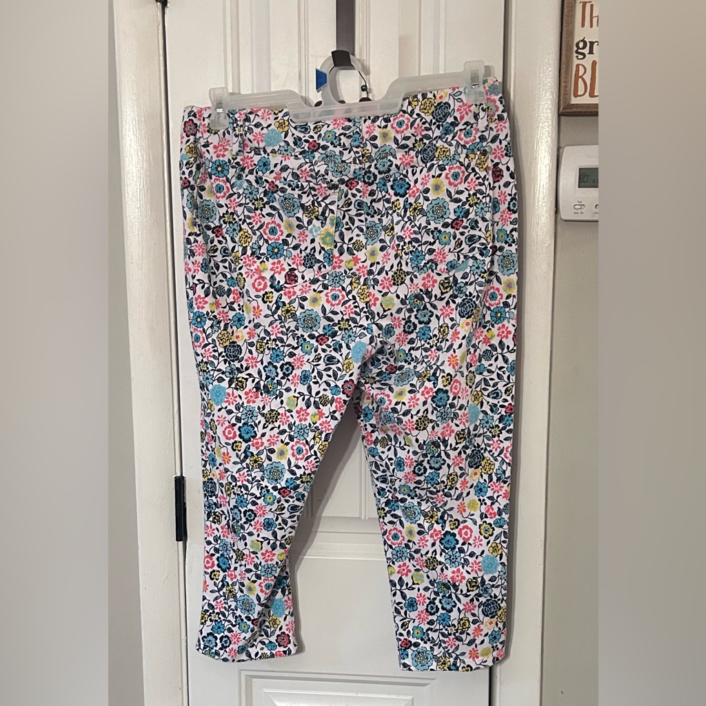 Plus Size Capris